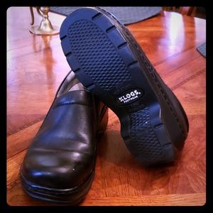 Nursing shoes